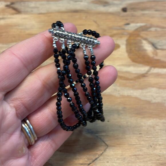 Woman’s black sparkly beaded bracelet - Picture 3 of 8